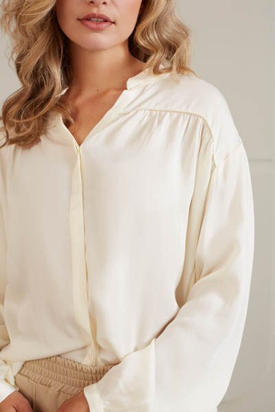 Detailed Blouse with seams ivory white